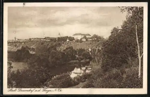 AK Drosendorf a. d. Thaya, Flusspartie mit Blick auf den Ort