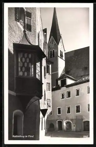 AK Rattenberg in Tirol, Strassenpartie mit Kirche