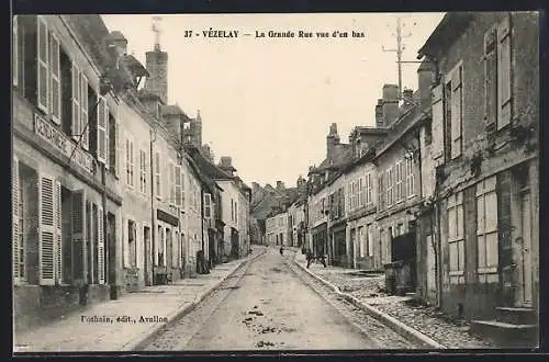 AK Vézelay, La Grande Rue vue d`en bas
