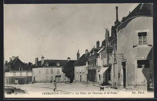 AK Vermenton /Yonne, La Place du Thureau et la Poste