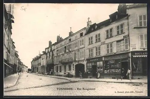 AK Tonnerre, Rue Rougemont avec boutiques et passants