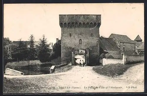 AK Druyes /Yonne, La Porte de Ville et l`Abreuvoir