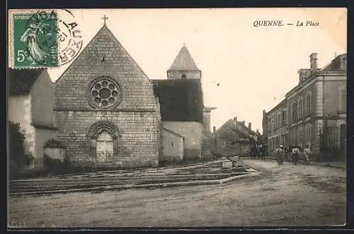 AK Quenne, La Place avec l`église et les bâtiments environnants