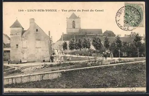 AK Lucy-sur-Yonne, Vue prise du Pont du Canal