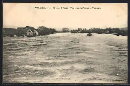 AK Auxerre, Crue de l`Yonne vue du Pont de la Tournelle