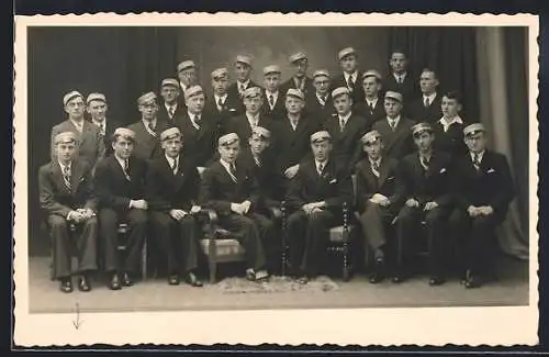 Foto-AK Straubing, Lehrerabsolvia 1937, Gruppenfoto