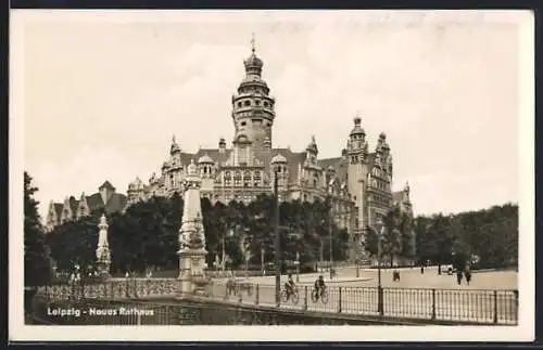 AK Leipzig, Neues Rathaus mit Strassenpartie
