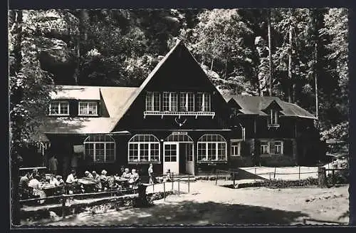 AK Uttewalder Grund /Sächs. Schweiz, Gasthaus Waldidylle mit Sitzplätzen im Freien