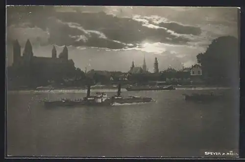 AK Speyer a. Rhein, Dampfer auf dem Rhein mit Blick auf den Ort