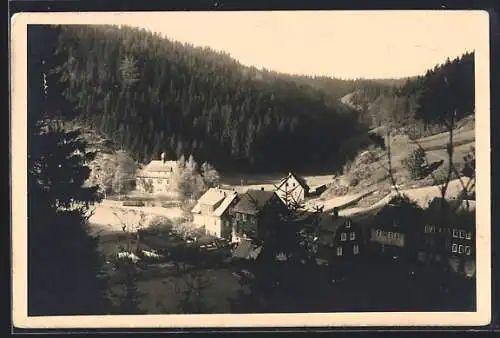 AK Masserberg /Fehrenbach, Ortsansicht mit Talpanorama