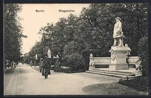 AK Berlin-Tiergarten, Siegesallee mit Passanten
