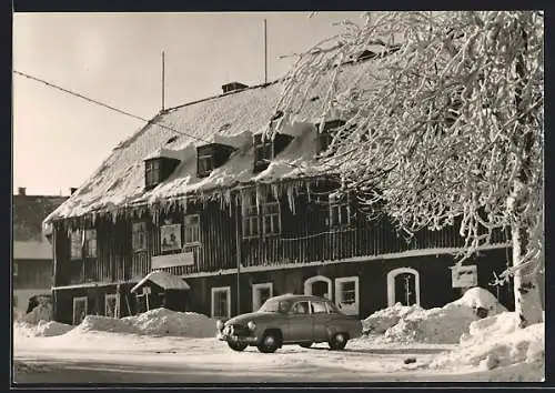 AK Zinnwald-Georgenfeld /Erzgeb., HO-Gaststätte Sächsischer Reiter im Winter