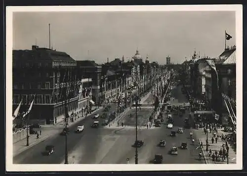 AK Berlin, Unter den Linden mit Autoverkehr aus der Vogelschau