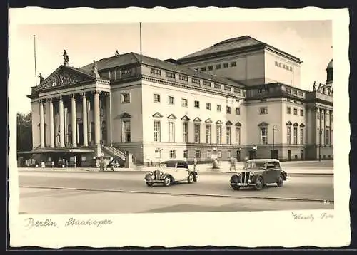 AK Berlin, Blick zur Staatsoper, Unter den Linden, Auto DKW