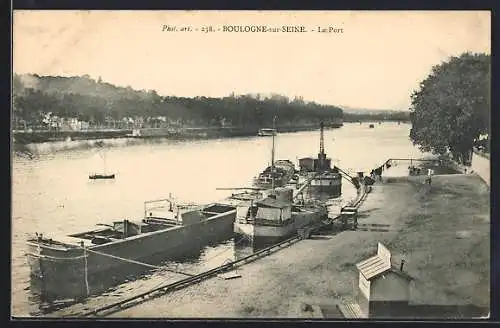 AK Boulogne-sur-Seine, Le Port avec des bateaux amarrés le long du quai