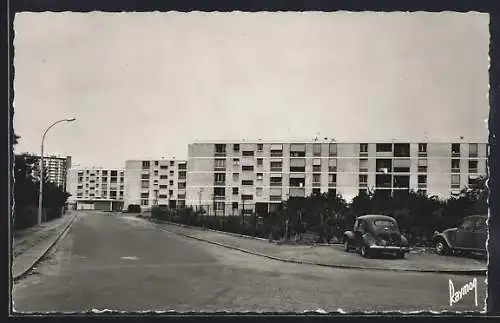 AK Châtenay-Malabry, La Cité, Rue de Verdun, vue des immeubles résidentiels
