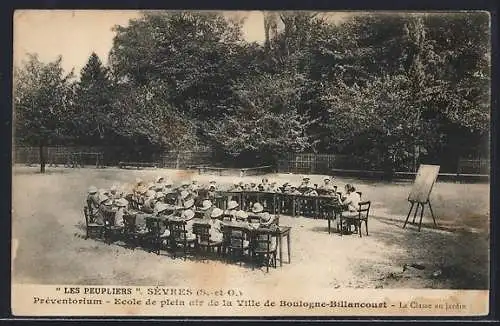 AK Sèvres /S.-et-O., Préventorium, École de plein air, La Classe au jardin