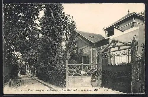 AK Fontenay-aux-Roses, Rue Guérard avec maisons et arbres bordant la rue