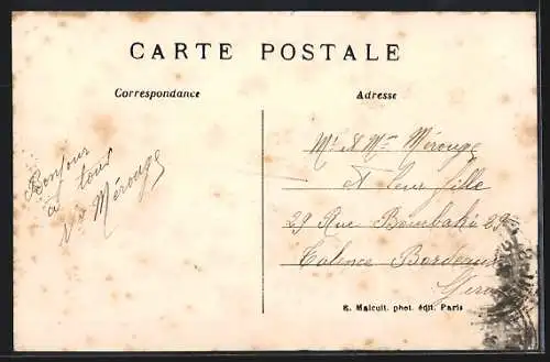 AK Suresnes, Le Pont et l`embarcadère avec un bateau amarré sur la Seine