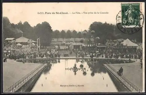 AK Saint-Cloud, Parc de St-Cloud, La Fête, vue prise de la Cascade