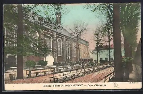 AK Issy, École Saint-Nicolas d`Issy, Cour d`Honneur