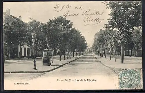 AK Rueil, Rue de la Réunion avec arbres alignés et lampadaire