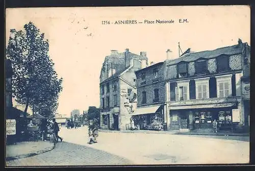 AK Asnières, Place Nationale avec bâtiments et passants