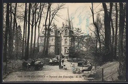 AK Bois-Colombes, Square des Tourelles avec promeneurs et voitures d`enfants