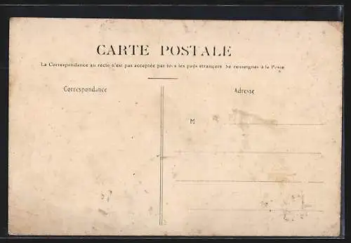 AK Petit-Bicêtre, L`Étang et bâtiment en arrière-plan