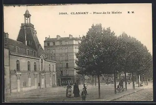 AK Clamart, Place de la Mairie avec arbres et passants