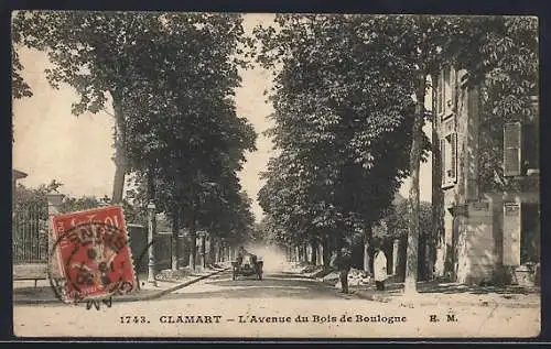 AK Clamart, L`Avenue du Bois de Boulogne avec un véhicule sous les arbres