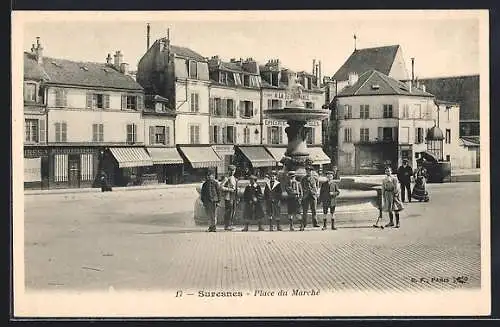 AK Suresnes, Place du Marché avec fontaine et passants