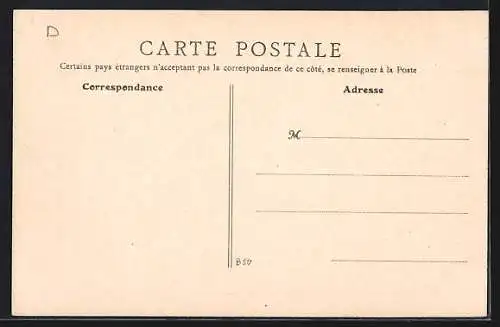 AK Suresnes, Place du Marché avec fontaine et passants