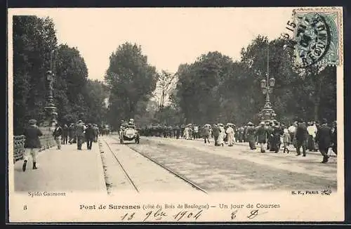 AK Suresnes, Pont de Suresnes, côté du Bois de Boulogne, Un jour de Courses