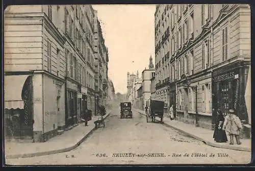 AK Neuilly-sur-Seine, Rue de l`Hôtel de Ville avec voitures et passants