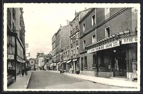 AK Malakoff, Avenue Pierre-Larousse avec café et boutiques
