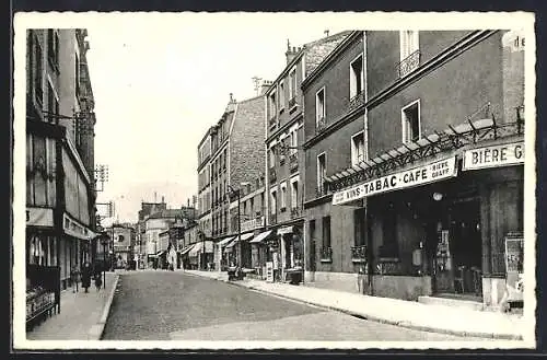AK Malakoff, Avenue Pierre Larousse avec cafés et boutiques