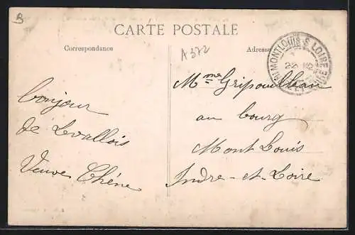 AK Levallois-Perret, La rue Voltaire et un coin du jardin de la Mairie