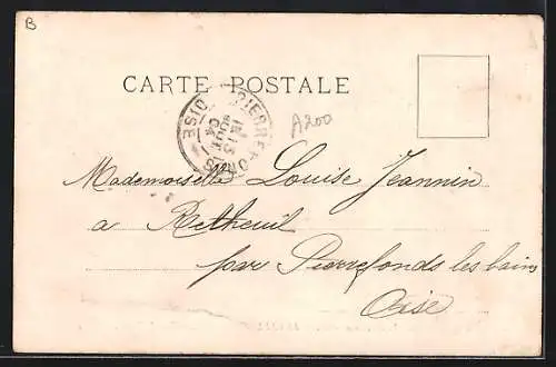 AK Levallois-Perret, Rue Voltaire avec vue sur l`architecture urbaine et calèches