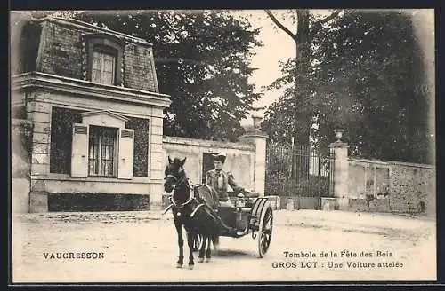 AK Vaucresson, Tombola de la Fête des Bois avec une voiture attelée devant une maison élégante