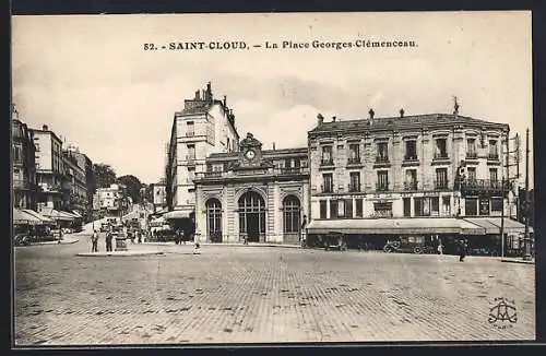 AK Saint-Cloud, La Place Georges-Clémenceau avec bâtiments historiques et voitures anciennes