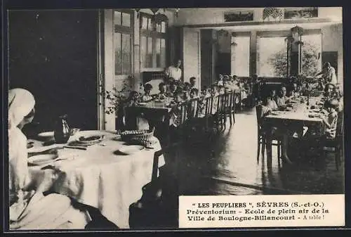 AK Sèvres /S.-et-O., Présentorium, École de plein air de Boulogne-Billancourt, À table!