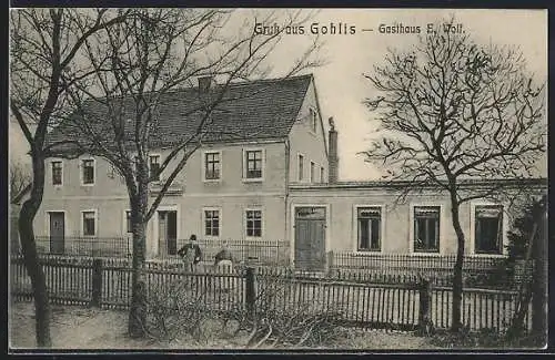 AK Gohlis / Niederau, Gasthaus E. Wolf mit Strassenpartie