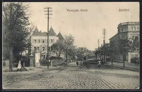 AK Leuben, Pirnaische Strasse, Geschäft und Passanten