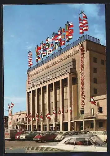 AK Wien, Internationale Messe 1968, Parkende Autos for dem Eingang