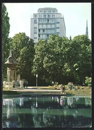 AK Wien, Hotel am Parkring, Parkring 12, Teich mit Besuchern