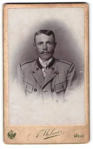 Fotografie Atelier Molnár, Wels, Westbahnstrasse 10, Porträt eines Mannes in Uniform