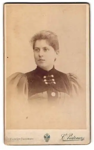 Fotografie C. Pietzner, Wien, Mariahilferstrasse 1b, Porträt einer Frau