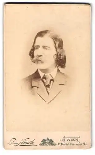 Fotografie G. v. Nemeth, Wien, Mariahilferstrasse 101, Porträt eines eleganten Herrn