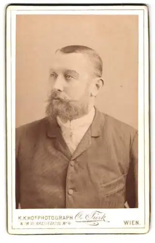 Fotografie Otmar v. Türk, Wien, Breitegasse 4, Porträt eines Mannes mit Bart